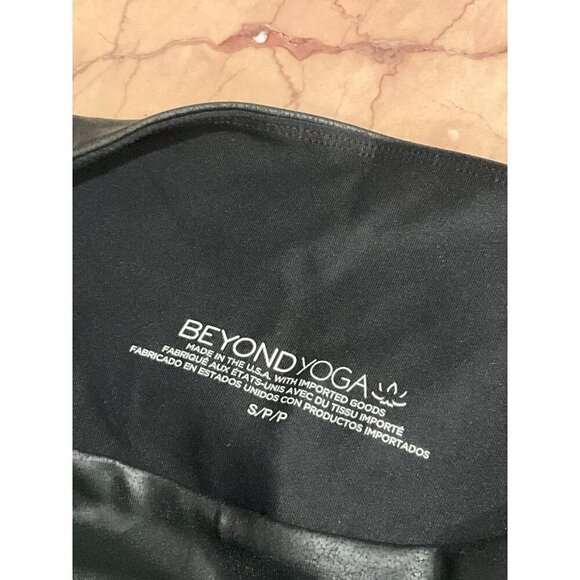 Beyond Yoga Leatherette High Waisted Midi Leggings in Black Leatherette Foil Sm - Picture 8 of 13